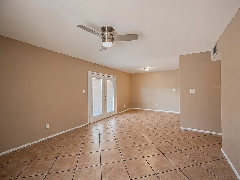 922 S Acapulco Ln #C — Photo 7