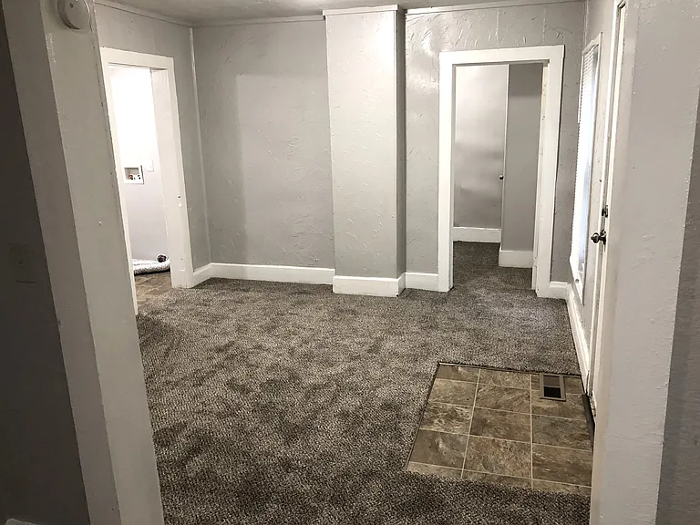 Office/Bonus Room, entryway