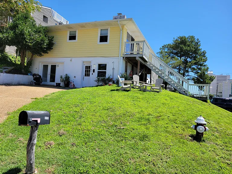 5703 Holly Rd — Photo 3