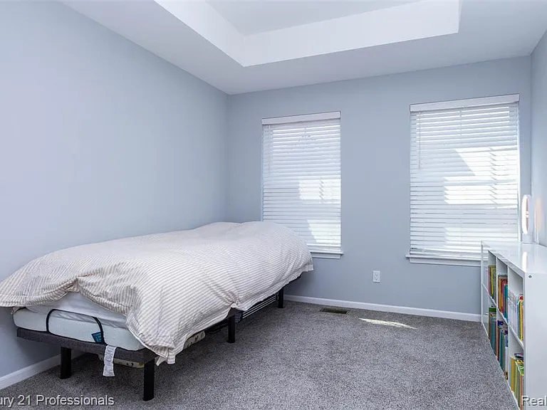 57 Kaprol Dr — Photo 25