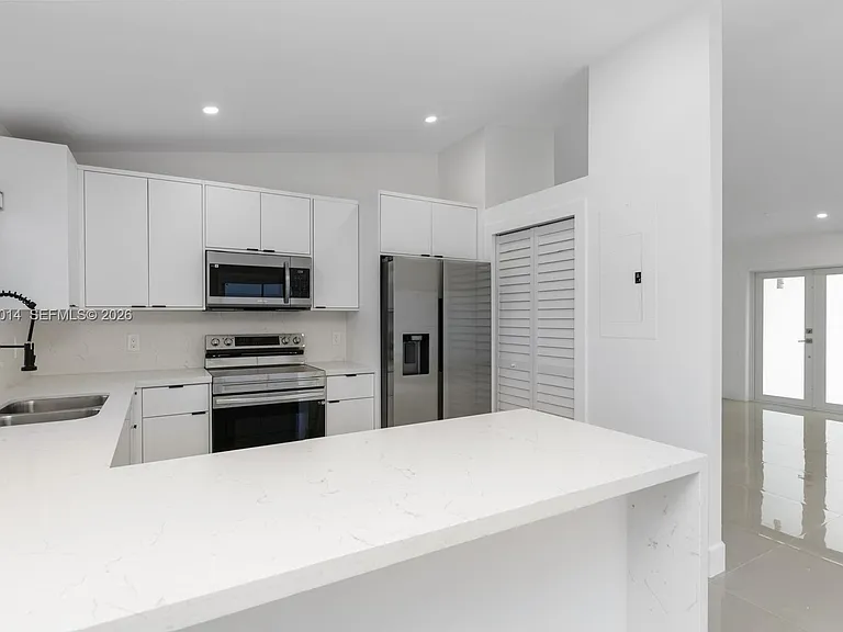 1938 SW 137th Ct — Photo 5