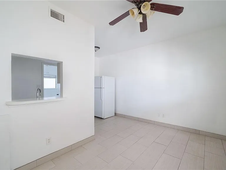 2605 Enfield Rd #110 — Photo 18