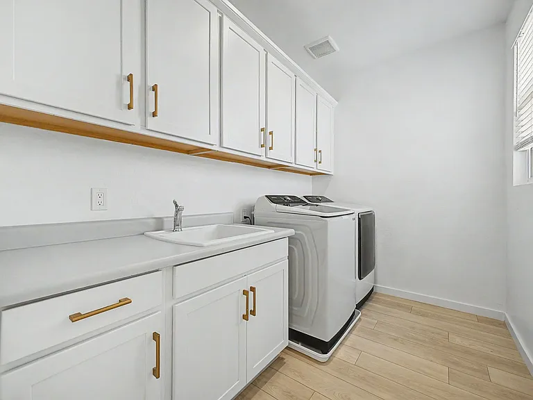 2771 S Chippewa Dr — Photo 28