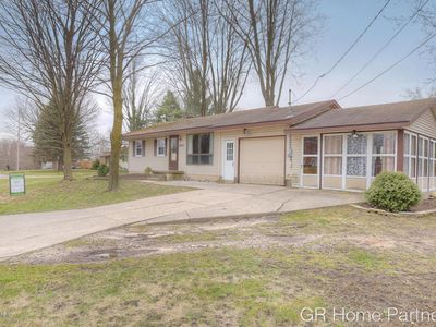 591 Fairway Dr NW, Grand Rapids, MI, 49534