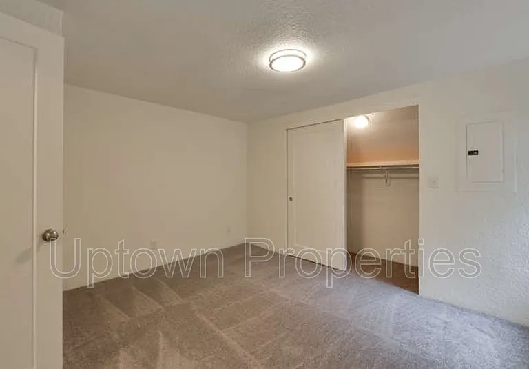 624 NW 22nd Ave #UPPER — Photo 8