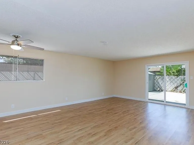 6320 Shawnee Ave — Photo 10