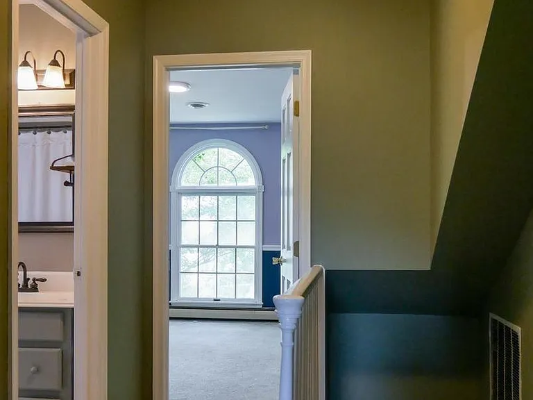 26015 Woodfield Rd — Photo 13