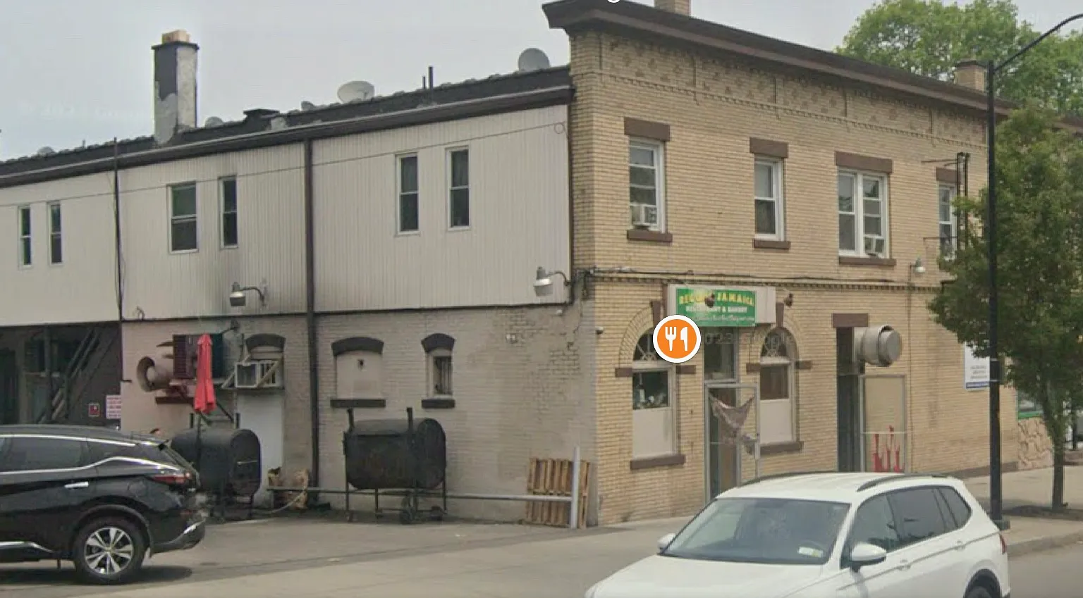 3 bed, $1,100 — Photo 1