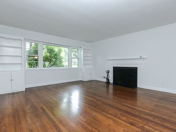 5th image of 8 Harmony Dr