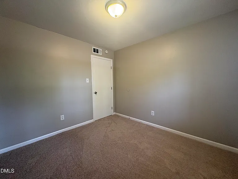 745 Grantland Dr — Photo 13