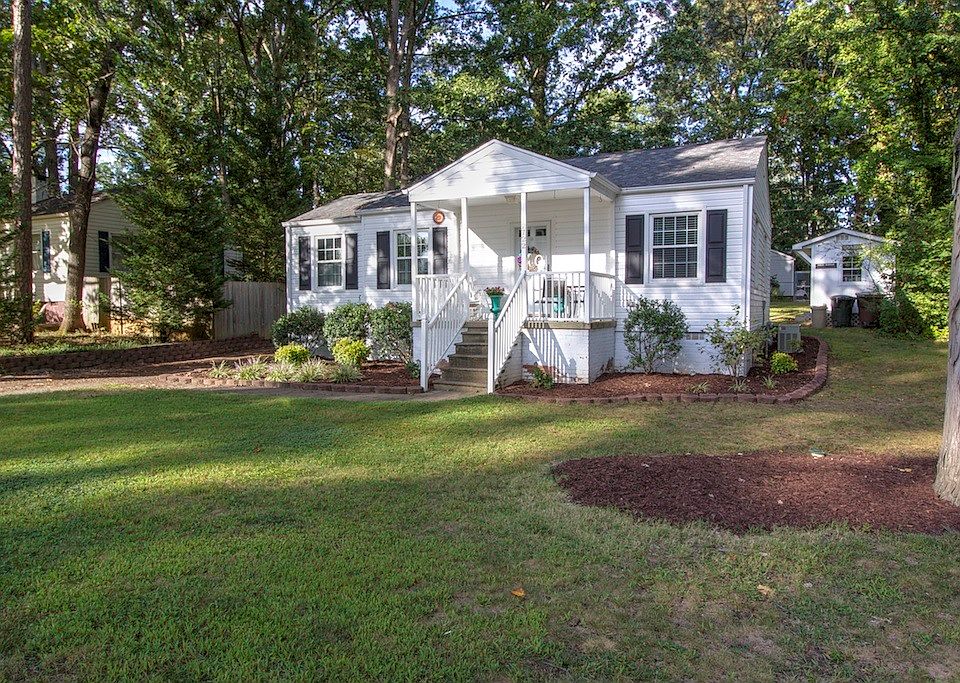 1st image of 2722 Robin Hood Dr