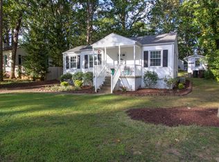 2722 Robin Hood Dr, Greensboro, NC 27408