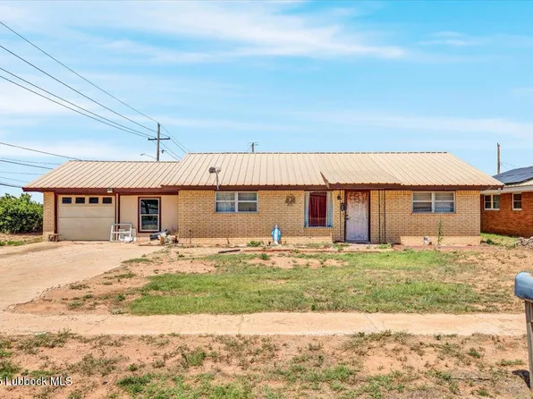 102 Eagle Ave, Levelland, TX 79336