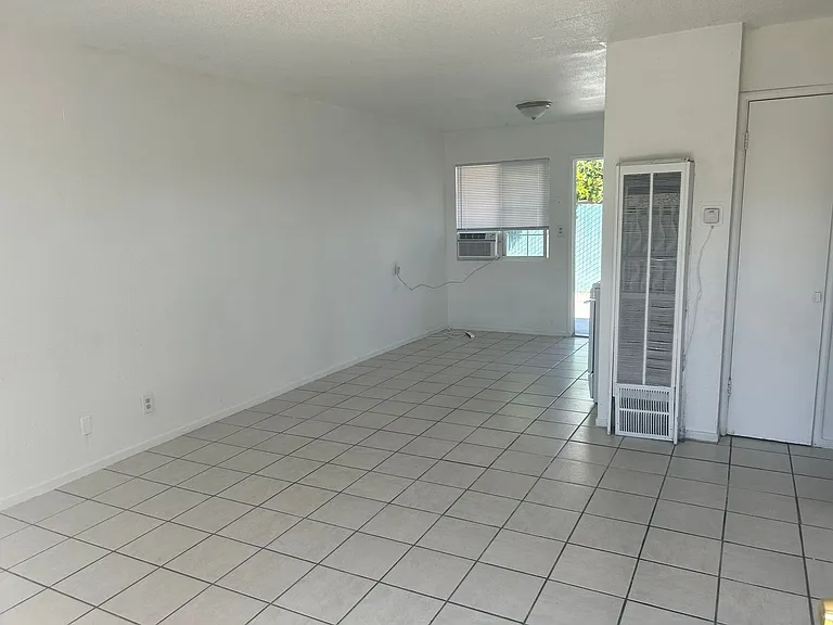 1012 Rodgers Rd — Photo 3