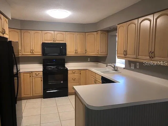 3 bed, 2.0 bath, 1490 sqft, $1,995 — Photo 3