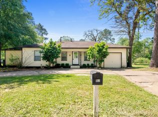 102 Linden Ln, Liberty, TX 77575