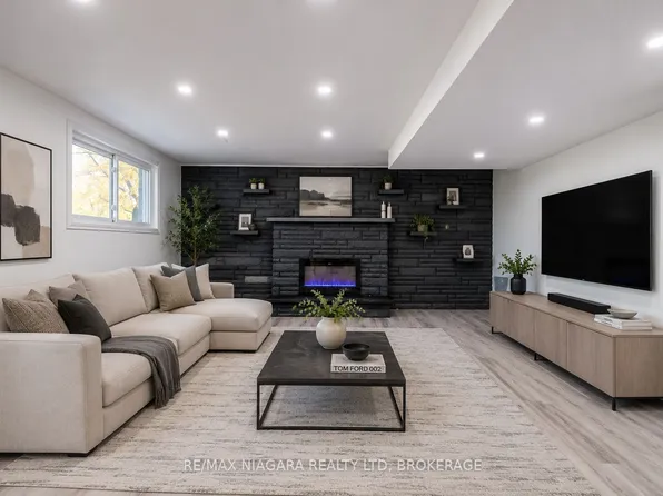 22 Chantler Rd, Welland, ON L3C 4M5