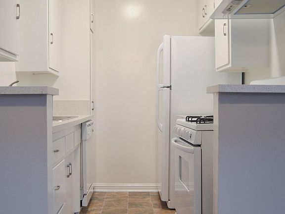 3rd image of 1524 7th St APT 3