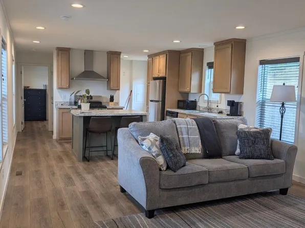 8 Diamond Rd, Bonners Ferry, ID 83805