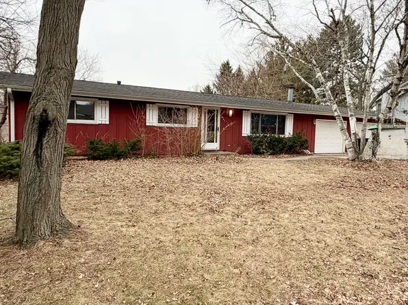 1907 Grandview Dr, Johnsburg, IL 60051