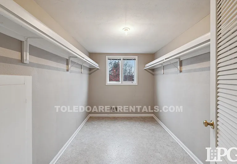 3835 Hillandale Rd E — Photo 39
