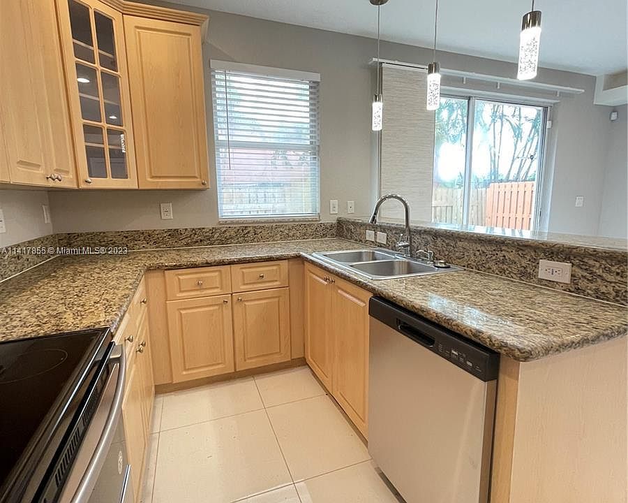 1st image of 6524 Hidden Cove Dr