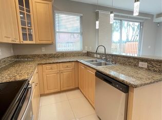 6524 Hidden Cove Dr, Fort Lauderdale, FL 33314