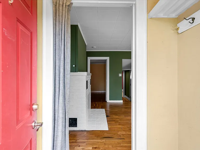119 Wesley St — Photo 12