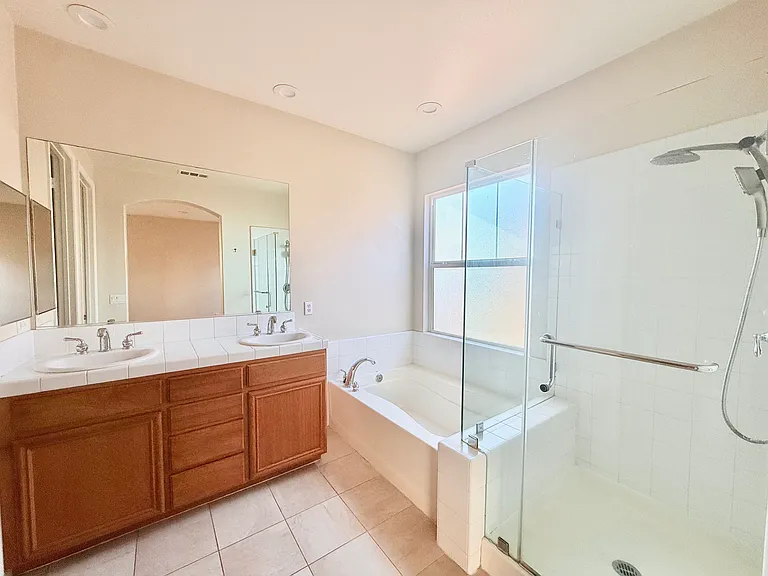 20512 Earl St — Photo 17
