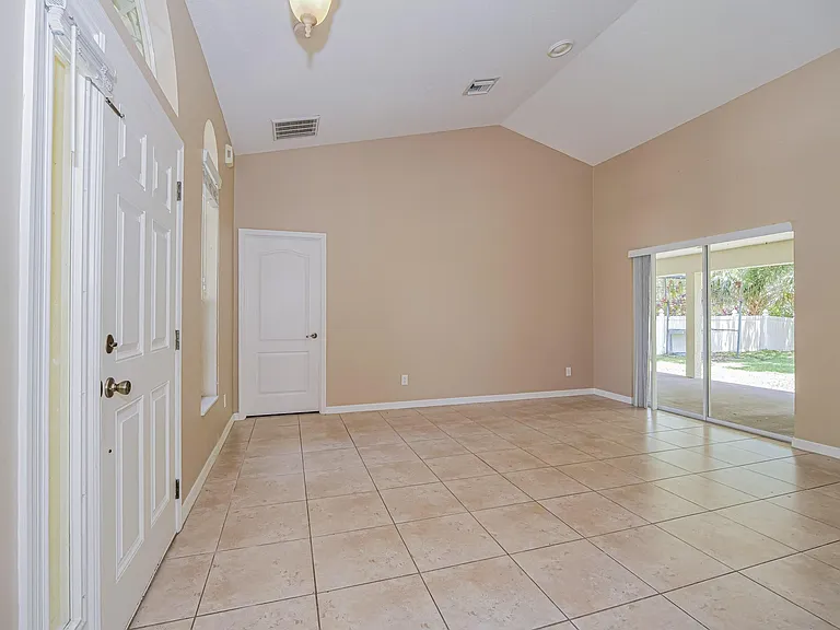 113 Stony Point Dr — Photo 8