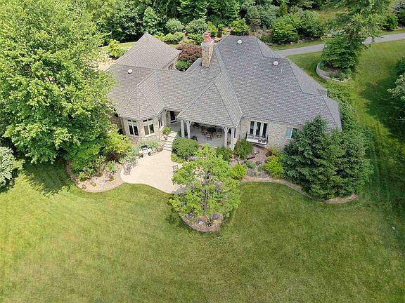 4th image of 1402 Stonebriar Dr