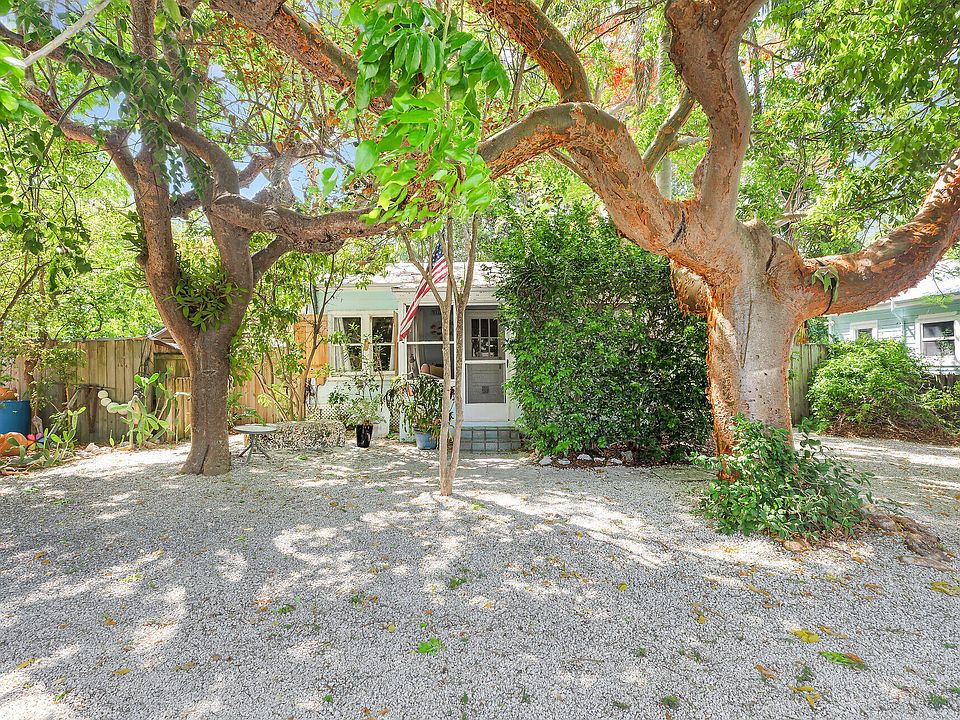 1st image of 140 Tavern Dr
