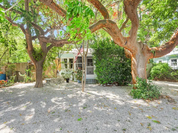 140 Tavern Dr, Tavernier, FL 33070