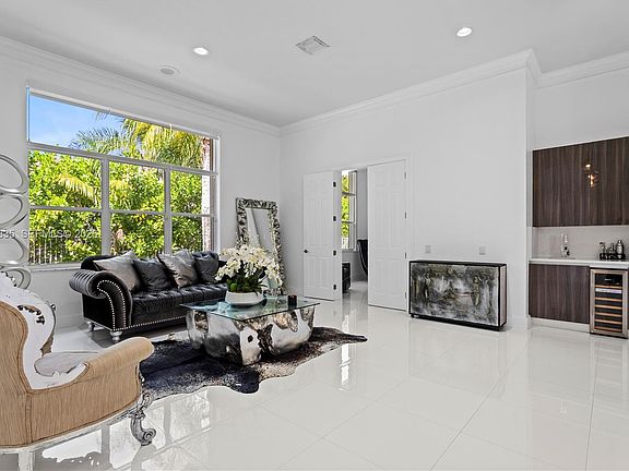 4th image of 1499 Victoria Isle Dr
