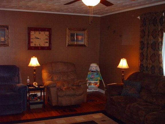 3rd image of 182 Ann Ave
