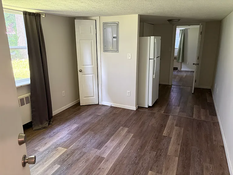 2111 Lawn Ave #9 — Photo 9