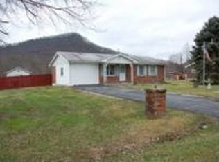 121 Oak Valley Rd, Irvine, KY 40336