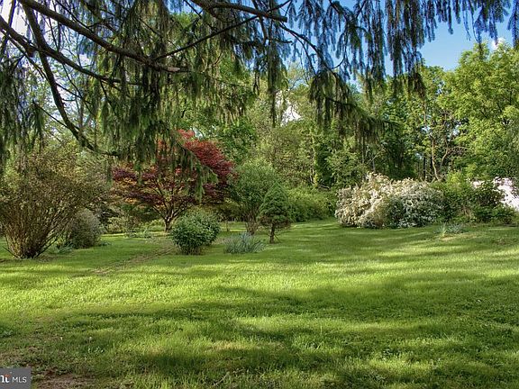 4th image of 1025 Bloom Rd