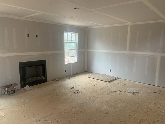 2nd image of 131 Glenstone Blvd