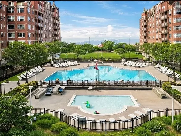 50 Oceana Dr Unit 10F, Brooklyn, NY 11235
