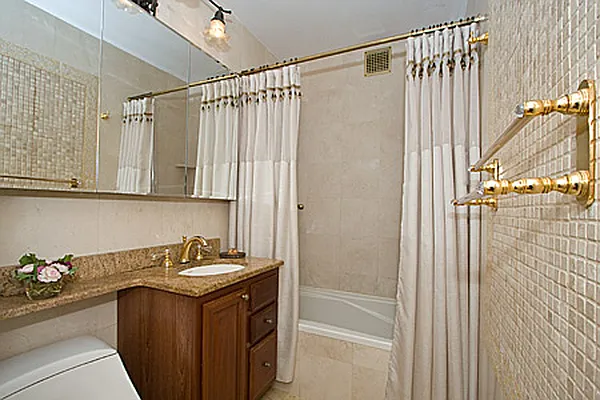 Sold by Three Crown Realty | media 14