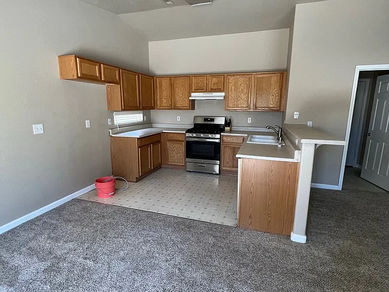1261 Figuero Way — Photo 2