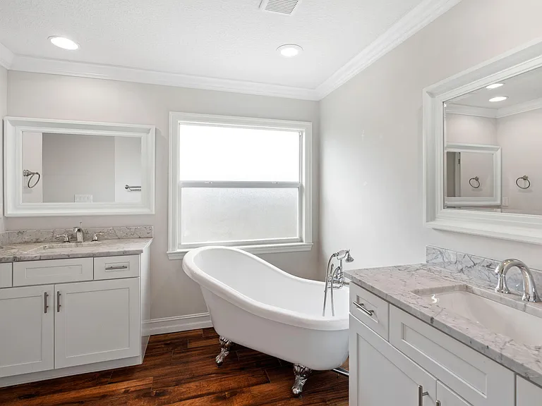 17735 Carver Ave — Photo 19