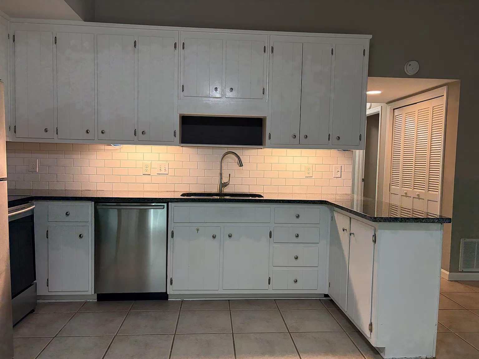 2 bed, 1100 sqft, $1,749 — Photo 3