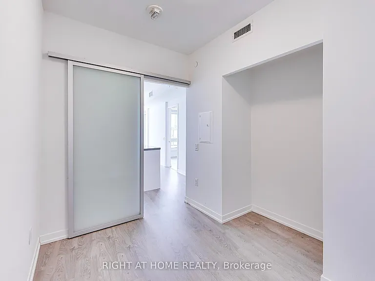 8868 Yonge St #208E — Photo 27