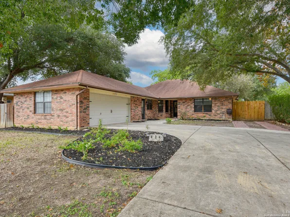 424 WAGON Crossing, Universal City, TX 78148