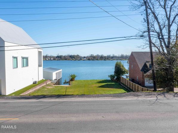9168 False River Rd, Oscar, LA 70762