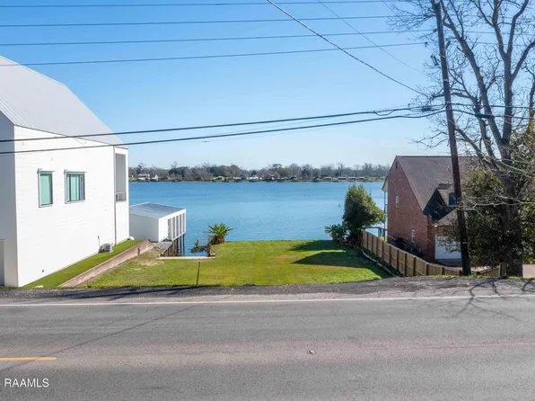 9168 False River Rd, Oscar, LA 70762