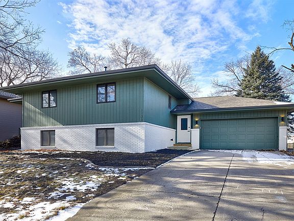 2nd image of 1106 SE Rio Dr