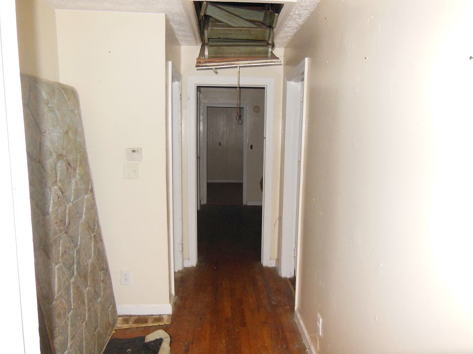 2nd image of 2441 Baxter Rd SW
